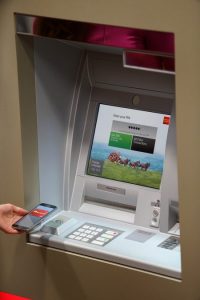 Bankomat z NFC w Wells Fargo 